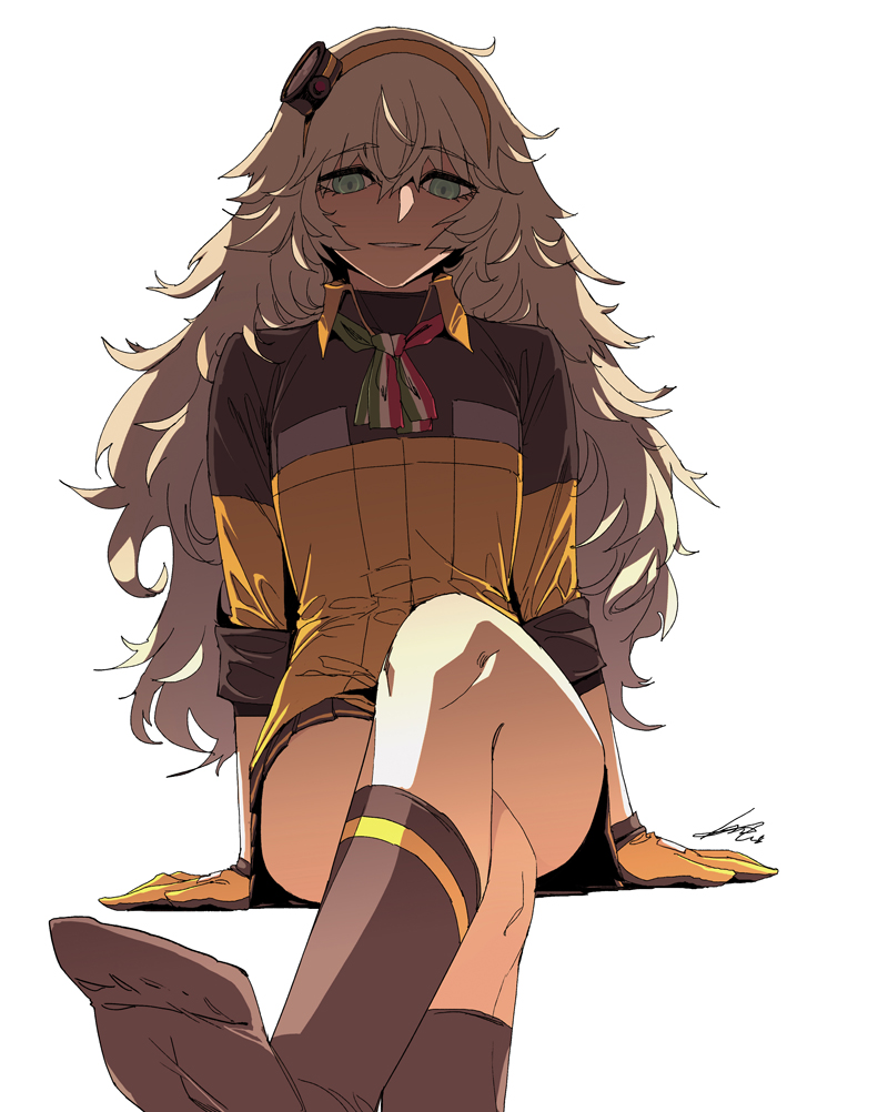 1girl arm_support bangs bike_shorts black_gloves blonde_hair breasts brown_legwear crosse_legs eyebrows_visible_through_hair foot_up girls_frontline gloves green_eyes hair_between_eyes hair_ornament hairband kneehighs long_hair looking_at_viewer messy_hair mulitcolored-neckwear neckerchief no_shoes parted_lips pleated_skirt s.a.t.8_(girls_frontline) sidelocks signature simple_background sitting skirt sleeves_folded_up smile smirk solo sungwon thighs very_long_hair white_background