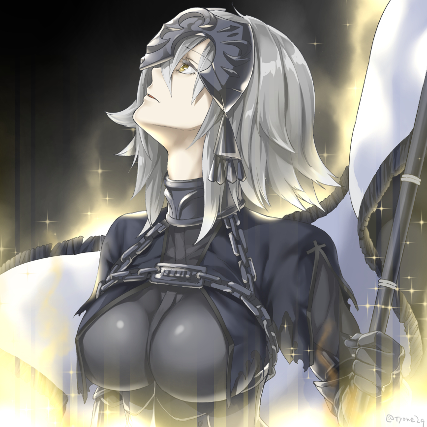 1girl armor armored_dress bangs black_dress chains commentary_request dress eyebrows_visible_through_hair fate/apocrypha fate/grand_order fate_(series) gauntlets hair_between_eyes headpiece holding jeanne_d'arc_(alter)_(fate) jeanne_d'arc_(fate)_(all) looking_away looking_up parted_lips profile silver_hair solo sparkle twitter_username yellow_eyes yyo