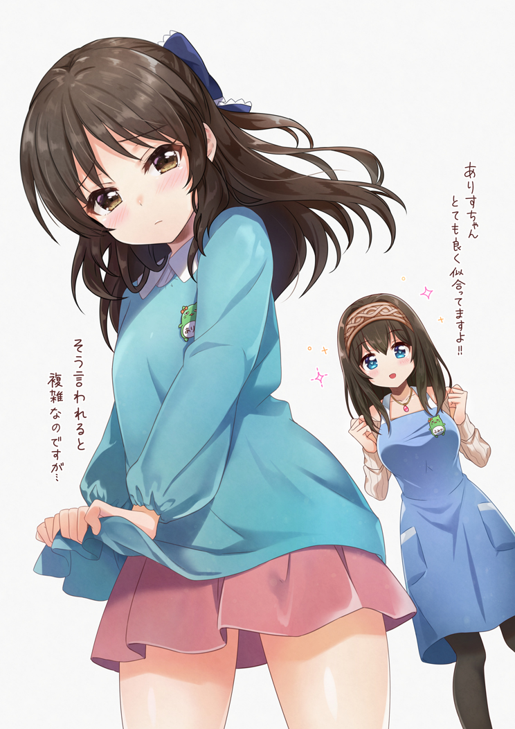 2girls apron azuki_yui bangs black_legwear blue_eyes blush breasts brown_eyes brown_hair eyebrows_visible_through_hair hairband half_updo idolmaster idolmaster_cinderella_girls jewelry kindergarten_uniform large_breasts long_hair looking_at_viewer multiple_girls off-shoulder_sweater open_mouth pantyhose pendant pink_skirt sagisawa_fumika school_uniform simple_background skirt small_breasts smile smock standing sweater tachibana_arisu translation_request