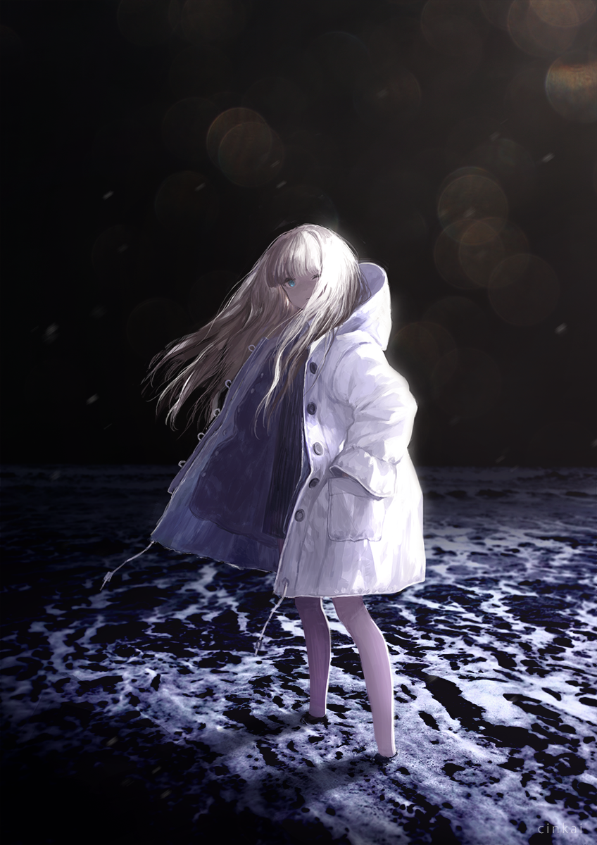 1girl artist_name bangs bare_legs black_sky black_sweater blonde_hair blue_eyes blunt_bangs cinkai copyright_request dress from_side hand_in_pocket highres lens_flare light long_hair long_sleeves looking_at_viewer looking_to_the_side night night_sky ocean one_eye_closed outdoors sky soaking_feet solo standing sweater sweater_dress unbuttoned water white_coat wind