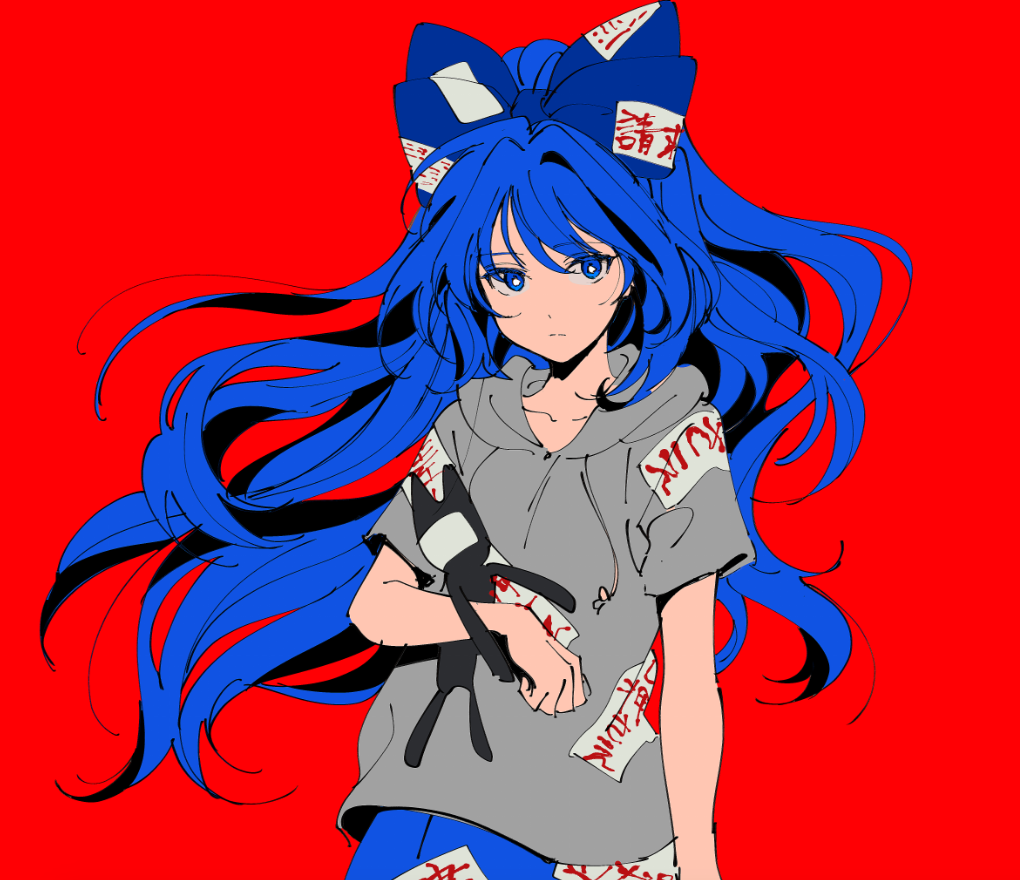 1girl aimai-me blue_eyes blue_hair blue_skirt bow commentary_request eyebrows_visible_through_hair floating_hair grey_hoodie hair_between_eyes hair_bow hood hood_down hoodie long_hair looking_at_viewer red_background short_sleeves simple_background skirt solo stuffed_animal stuffed_cat stuffed_toy touhou upper_body very_long_hair yorigami_shion