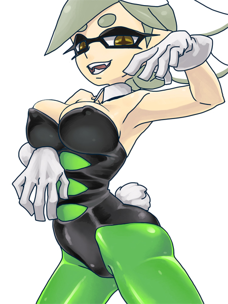 +_+ 1girl :d adapted_costume bare_arms bare_shoulders breasts bunny_tail cowboy_shot detached_collar domino_mask erect_nipples eyebrows fake_tail fangs gloves green_legwear grey_hair hand_up highleg highleg_leotard hotaru_(splatoon) large_breasts legs_apart leotard mask natto_soup open_mouth pantyhose pointy_ears short_eyebrows short_hair simple_background skindentation smile solo splatoon splatoon_1 standing strapless strapless_leotard symbol-shaped_pupils tail teeth tentacle_hair white_background white_gloves yellow_eyes