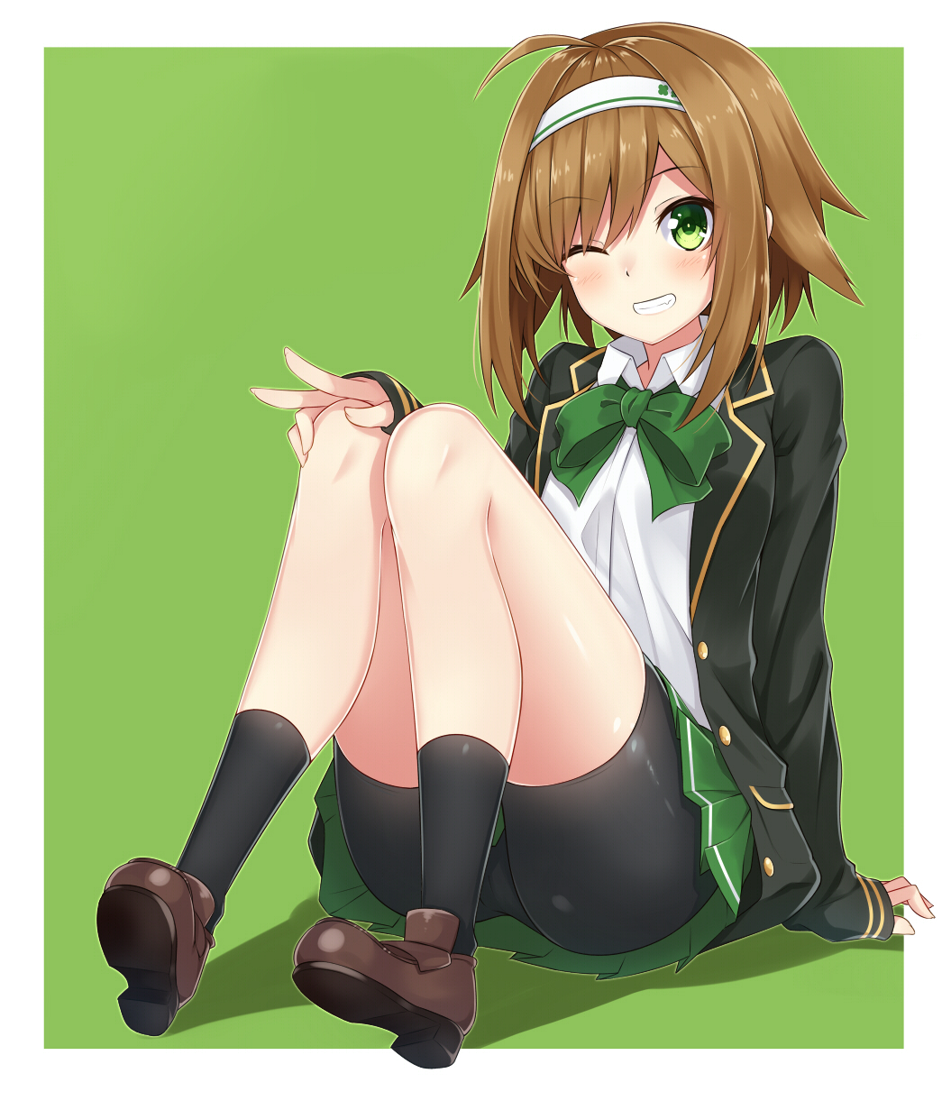 1girl ahoge arm_support bangs bike_shorts black_blazer black_legwear black_shorts blazer blush bow brown_footwear brown_hair collared_shirt eyebrows_visible_through_hair fingernails green_background green_bow green_eyes green_skirt grin hair_between_eyes hand_on_own_knee headband highres jacket komori_kuzuyu loafers long_sleeves open_blazer open_clothes open_jacket original pleated_skirt shirt shoes short_shorts shorts shorts_under_skirt sidelocks sitting skirt sleeves_past_wrists smile socks solo two-tone_background white_background white_headband white_shirt