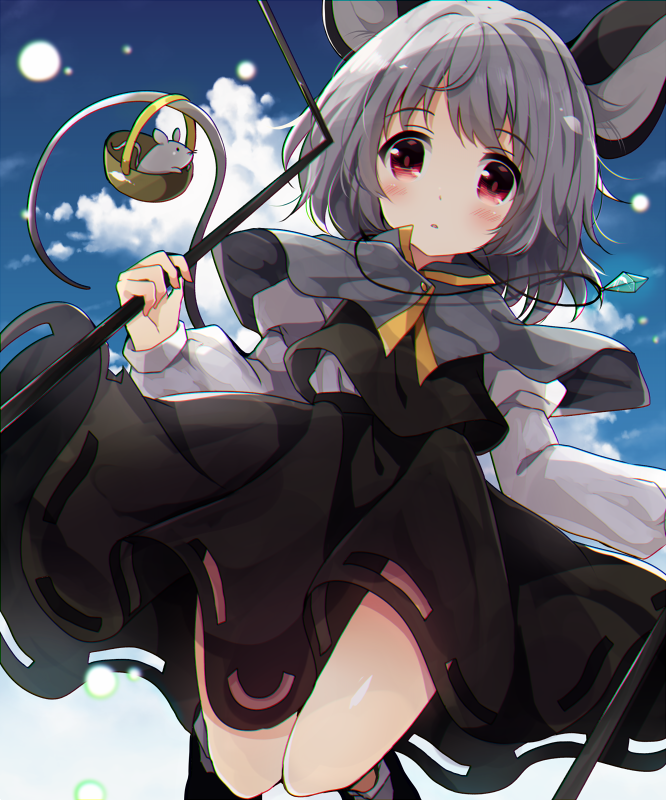 1girl animal_ears basket black_skirt black_vest blue_sky blush capelet clouds commentary_request dowsing_rod eyebrows_visible_through_hair jewelry juliet_sleeves long_sleeves looking_at_viewer mouse mouse_ears mouse_tail nazrin necklace parted_lips pendant puffy_sleeves red_eyes shirt short_hair silver_hair skirt sky solo tail touhou uguisu_mochi_(ykss35) vest white_shirt