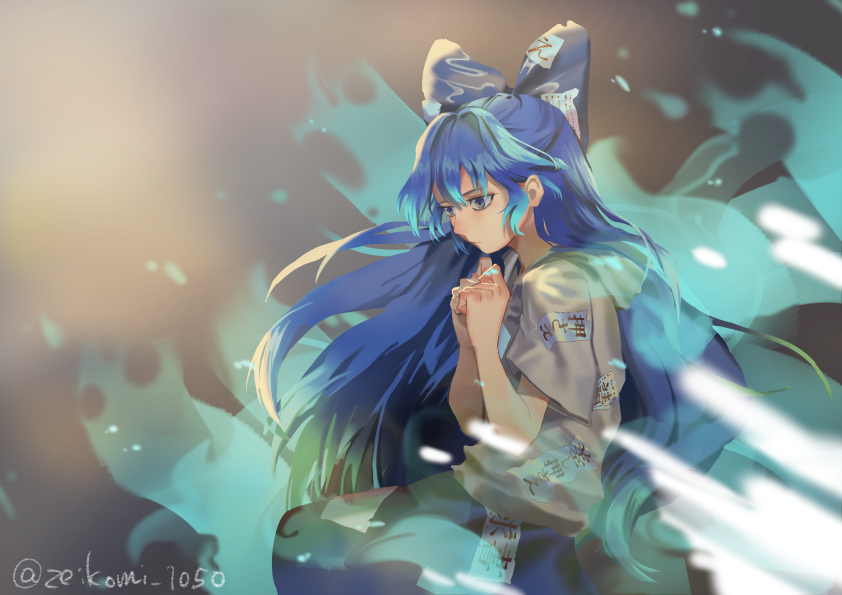 1girl artist_name aura bent_elbows blue_bow blue_eyes blue_hair blue_skirt bow commentary_request cowboy_shot debt expressionless from_side grey_background grey_hoodie hair_between_eyes hair_bow hands_up head_tilt light_particles long_hair own_hands_together short_sleeves skirt solo standing touhou twitter_username very_long_hair yellow_background yorigami_shion zeikomi