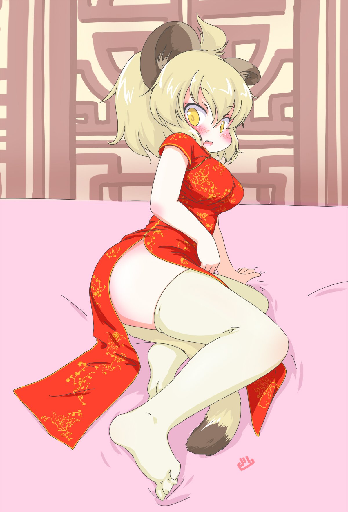 1girl alternate_costume animal_ears bare_arms blonde_hair blush china_dress chinese_clothes commentary_request dress eyebrows_visible_through_hair fang highres kemono_friends lion_(kemono_friends) lion_ears lion_tail no_shoes on_bed short_hair short_sleeves tail thigh-highs uho_(uhoyoshi-o)