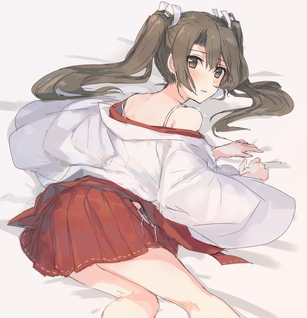 1girl bangs bare_legs bare_shoulders blush bra_strap embarrassed feet_out_of_frame frilled_skirt frills from_behind green_eyes green_hair grey_hair hair_ornament hair_ribbon japanese_clothes kantai_collection kimono long_hair looking_at_viewer looking_back miko on_bed parted_lips red_skirt ribbon skirt solo strap_slip tareme twintails white_kimono white_ribbon zp_hn02 zuikaku_(kantai_collection)