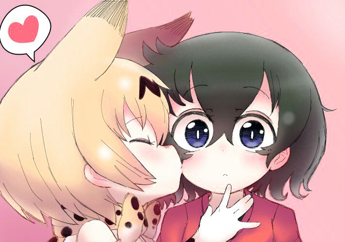 2girls animal_ears black_hair blonde_hair bow bowtie cheek_kiss closed_eyes elbow_gloves eyebrows_visible_through_hair gloves heart inaba31415 kaburagi_t_kotetsu kemono_friends kiss multicolored_hair multiple_girls no_hat no_headwear serval_(kemono_friends) serval_ears serval_print shirt short_hair t-shirt yuri