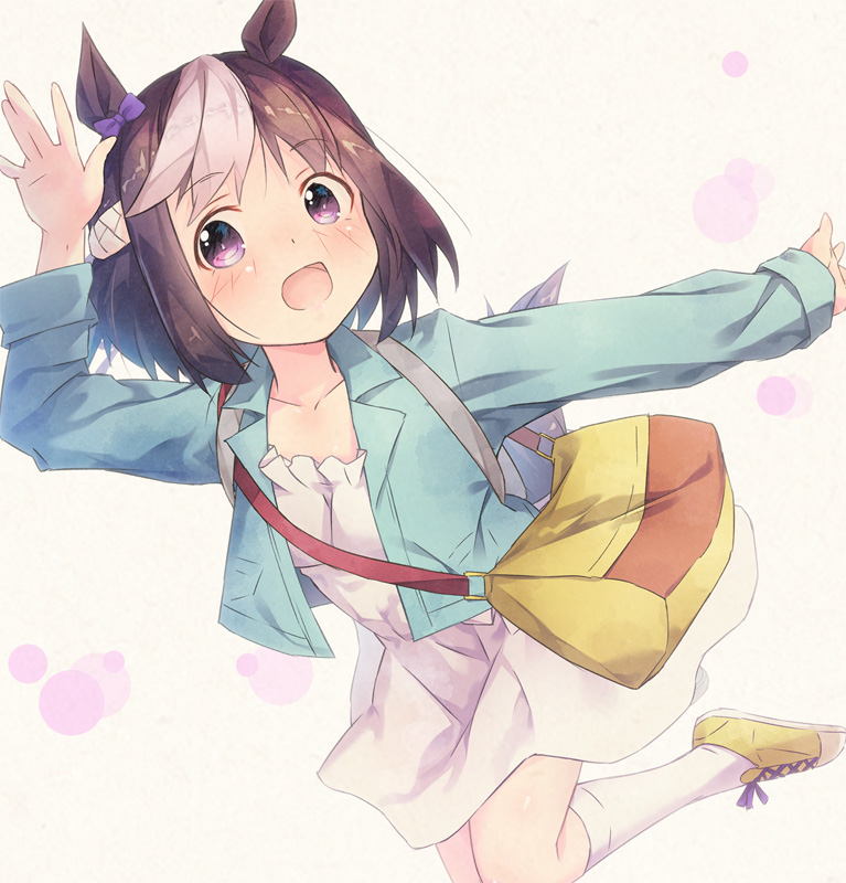 1girl animal_ears arm_up bag blue_jacket bow brown_hair collarbone commentary_request dress hair_bow horse_ears horse_girl horse_tail jacket kneehighs long_sleeves looking_at_viewer multicolored_hair open_clothes open_jacket pu-en purple_bow shoes short_hair shoulder_bag sneakers solo special_week streaked_hair tail umamusume violet_eyes white_dress white_hair white_legwear yellow_footwear