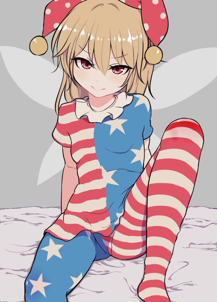 1girl american_flag_dress american_flag_legwear bangs blonde_hair breasts closed_mouth clownpiece fairy_wings grey_background hat jester_cap knee_up long_hair looking_at_viewer marsen neck_ruff pantyhose polka_dot red_eyes red_hat shiny shiny_hair short_sleeves simple_background sitting small_breasts solo star star_print striped touhou wings