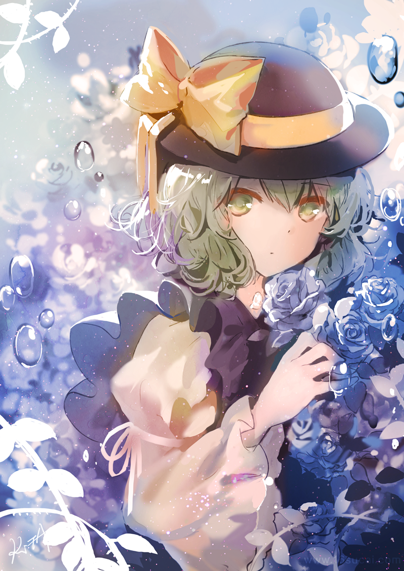 1girl black_hat blue_flower blue_rose bow commentary_request elise_(piclic) eyebrows_visible_through_hair flower frilled_shirt_collar frills green_eyes green_hair hair_between_eyes hat hat_bow juliet_sleeves komeiji_koishi light_particles long_sleeves looking_at_viewer puffy_sleeves rose shirt short_hair solo touhou upper_body water wide_sleeves yellow_bow yellow_shirt