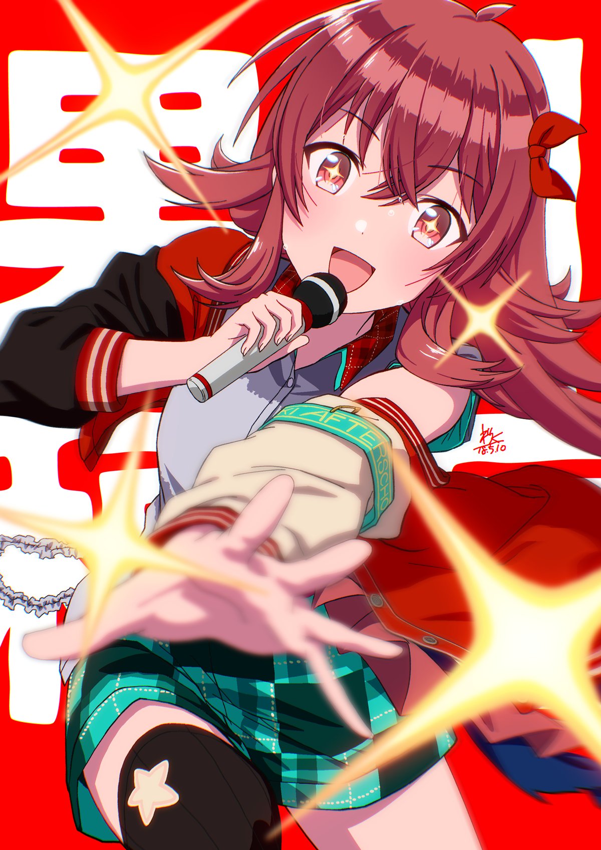 1girl armband blue_shorts bow eyebrows_visible_through_hair frills grey_shirt hair_bow highres idol_clothes idolmaster idolmaster_shiny_colors jacket komiya_kaho letterman_jacket medium_hair microphone mismatched_legwear open_mouth pink_eyes pink_hair red_bow red_jacket shirt shorts smile solo star thigh-highs wakou_(zassou_tamashi)