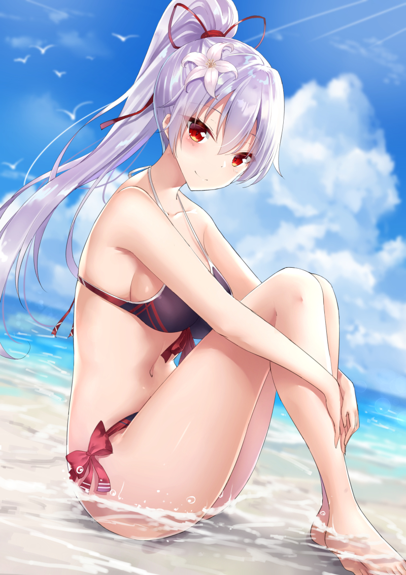 1girl bangs barefoot bikini bird black_bikini bow breasts closed_mouth clouds cloudy_sky collarbone dutch_angle eyebrows_visible_through_hair fate/grand_order fate_(series) flower hair_flower hair_ornament light_rays long_hair medium_breasts navel partially_submerged ponytail red_eyes rong_yi_tan seagull shore silver_hair sitting sky smile solo swimsuit tomoe_gozen_(fate/grand_order) very_long_hair