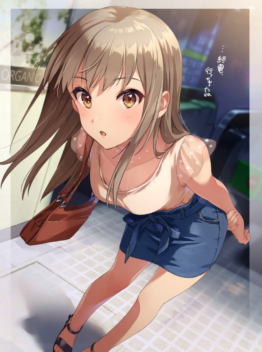 1girl :o arms_behind_back bag bangs bare_arms belt blue_skirt blurry blurry_background blush breasts brown_eyes collar collarbone commentary depth_of_field eyebrows_visible_through_hair eyelashes frame jewelry leaning_forward light light_brown_hair long_hair looking_at_viewer medium_breasts miniskirt necklace open_mouth open_toe_shoes original pearl_necklace shoes short_sleeves shoulder_bag skirt solo standing train_station translation_request wrist_grab zattape