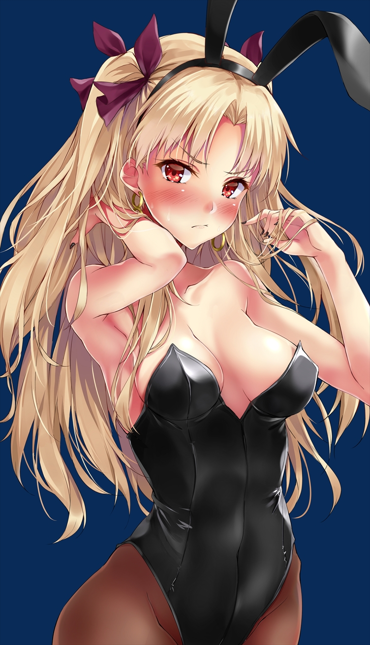 1girl alternate_costume animal_ears bangs bare_arms bare_shoulders black_hairband black_leotard black_nails blonde_hair blue_background blush breasts brown_legwear bunnysuit closed_mouth collarbone ereshkigal_(fate/grand_order) eyebrows_visible_through_hair fake_animal_ears fate/grand_order fate_(series) fingernails hair_ribbon hairband head_tilt highres infinity leotard long_hair looking_at_viewer marisasu_(marisa0904) medium_breasts nail_polish pantyhose parted_bangs purple_ribbon rabbit_ears red_eyes ribbon simple_background solo standing strapless strapless_leotard twintails two_side_up v-shaped_eyebrows very_long_hair