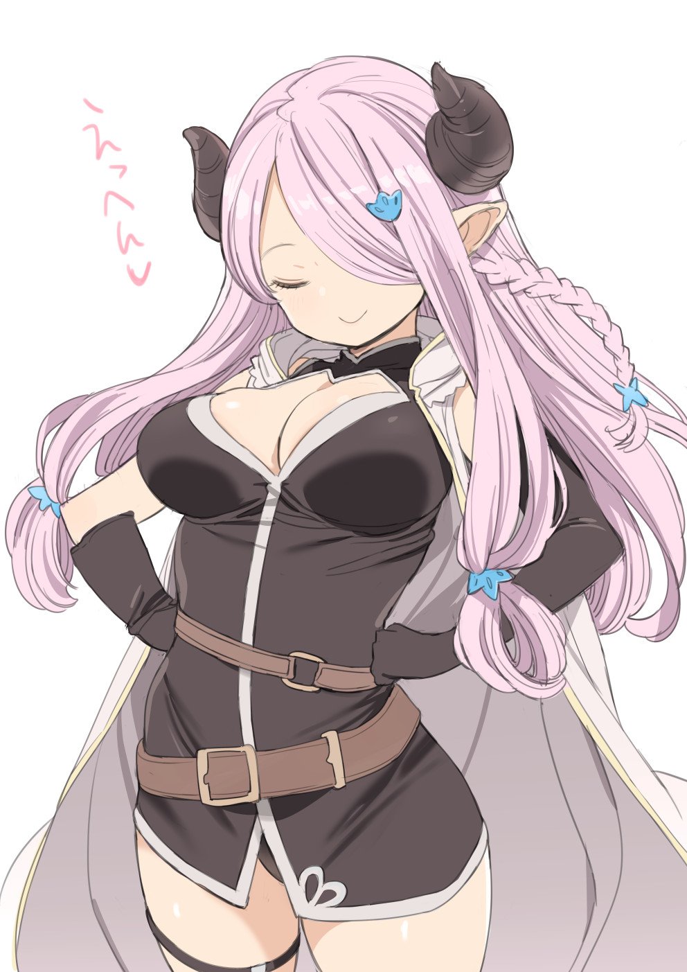 1girl asymmetrical_gloves belt black_gloves braid breasts cleavage_cutout closed_eyes commentary_request draph elbow_gloves gloves granblue_fantasy hair_ornament hair_over_one_eye hairclip hands_on_hips highres horns lavender_hair long_hair low-tied_long_hair narmaya_(granblue_fantasy) nora_higuma pointy_ears simple_background single_braid single_elbow_glove sleeveless smile solo thigh_strap white_background