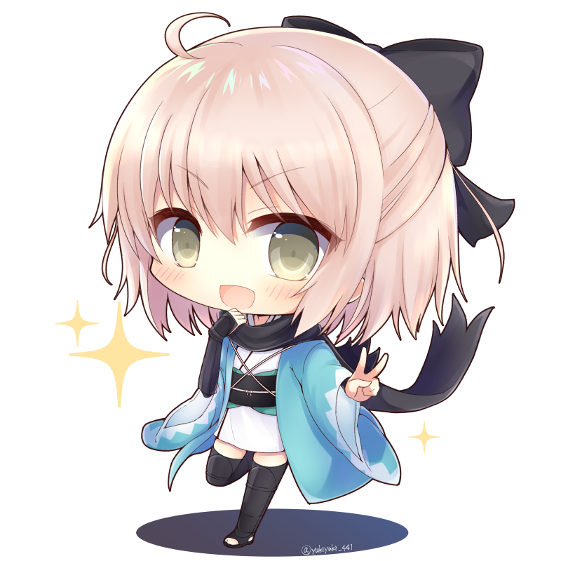 1girl :d ahoge arm_guards bangs black_bow black_legwear black_scarf blush bow commentary_request eyebrows_visible_through_hair fate/grand_order fate_(series) hair_between_eyes hair_bow hand_up haori japanese_clothes kimono koha-ace light_brown_hair long_sleeves okita_souji_(fate) open_mouth outstretched_arm scarf short_kimono smile solo sparkle standing standing_on_one_leg stirrup_legwear thigh-highs toeless_legwear twitter_username v v-shaped_eyebrows white_background white_kimono wide_sleeves yellow_eyes yukiyuki_441