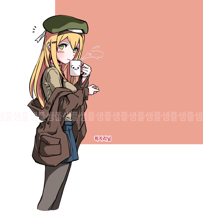 /\/\/\ beret blonde_hair blue_skirt blush brown_jacket closed_mouth commentary cropped_legs cup girls_frontline green_eyes green_hat hair_between_eyes hair_ornament hairclip hands_up hat holding holding_cup jacket korean long_hair looking_at_viewer m1_garand_(girls_frontline) mogijabgo mug pantyhose pleated_skirt pocket skirt smile solo steam suspender_skirt suspenders translation_request two-tone_background