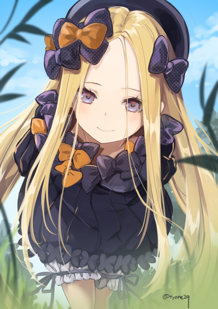 abigail_williams_(fate/grand_order) bangs black_dress black_hat bow dress fate/grand_order fate_(series) forehead hat leaning_forward looking_at_viewer orange_bow parted_bangs polka_dot polka_dot_bow suction_cups tyone