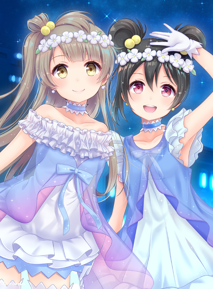 2girls :d \||/ alternate_hairstyle arm bangs black_hair blue_background blue_choker blue_ribbon choker collarbone dated double_bun dress earrings frills gloves grey_hair hair_bobbles hair_ornament head_wreath hirako jewelry long_hair looking_at_viewer love_live! love_live!_school_idol_project minami_kotori multiple_girls neck_ribbon off-shoulder_dress off_shoulder one_side_up open_mouth red_eyes ribbon round_teeth skirt_hold smile sparkle teeth upper_teeth white_gloves yazawa_nico yellow_eyes yume_no_tobira
