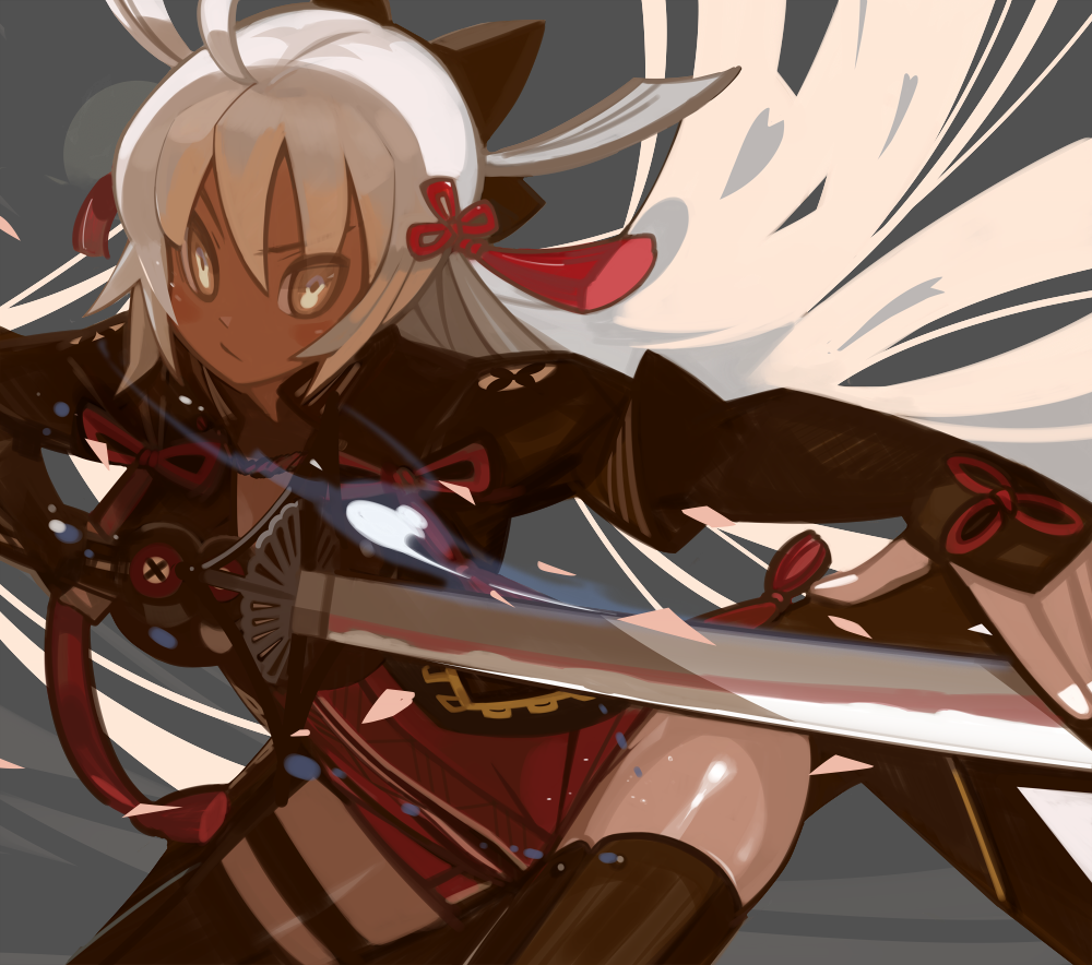 1girl ahoge arm_guards black_bow bow breasts commentary_request dark_skin fate/grand_order fate_(series) hair_bow hair_ornament holding holding_weapon katana koha-ace long_hair okita_souji_(fate) okita_souji_alter_(fate) silver_hair solo sword tagme tassel teke_(exploration) thigh-highs very_long_hair weapon yellow_eyes