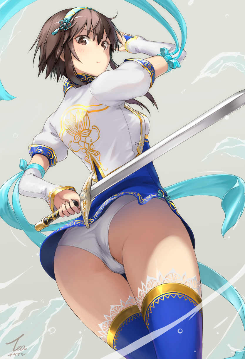 1girl ass blue_legwear blush breasts brown_eyes brown_hair chai_xianghua chinese_clothes closed_mouth dress elbow_gloves from_behind gloves headband highres legs_together looking_at_viewer looking_back panties pantyshot pantyshot_(standing) shiny shiny_hair short_hair simple_background skirt solo soul_calibur standing sword tea_(nakenashi) thigh-highs underwear upskirt weapon white_gloves white_panties