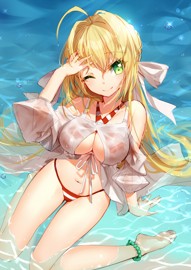 1girl ;) ahoge anklet arm_at_side arm_support barefoot bikini bison_cangshu blonde_hair breasts cleavage criss-cross_halter fate/grand_order fate_(series) from_above front-tie_top green_eyes hair_intakes halterneck hand_in_hair hand_up jewelry large_breasts navel nero_claudius_(fate)_(all) nero_claudius_(swimsuit_caster)_(fate) one_eye_closed outdoors partially_submerged see-through side-tie_bikini sitting smile solo sparkle striped striped_bikini swimsuit wariza water water_drop wet wet_hair