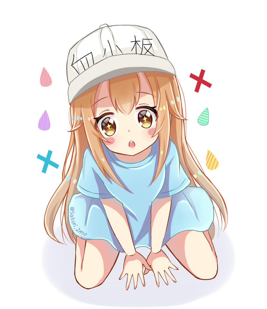 +_+ 1girl bangs between_legs blue_shirt blush_stickers brown_eyes commentary_request eyebrows_visible_through_hair flat_cap hair_between_eyes hand_between_legs hat hataraku_saibou light_brown_hair long_hair open_mouth platelet_(hataraku_saibou) round_teeth satori_(ymoy) shirt short_sleeves sitting solo teeth translated twitter_username upper_teeth very_long_hair wariza water_drop white_background white_hat