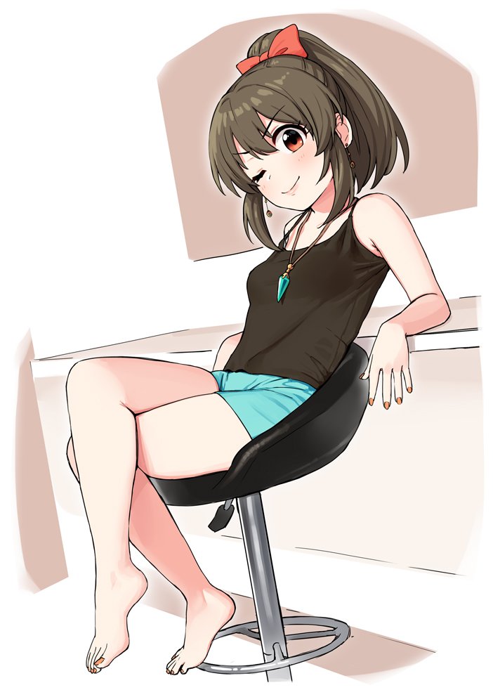 ;) bare_arms bare_shoulders barefoot blue_shorts bow brown_hair chair hair_bow hori_yuuko idolmaster idolmaster_cinderella_girls jewelry legs_crossed looking_at_viewer necklace omaru_gyuunyuu on_chair one_eye_closed ponytail red_bow red_eyes short_shorts shorts sitting sleeveless smile