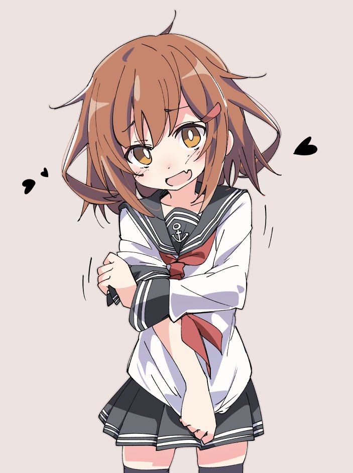 1girl black_legwear black_skirt blush brown_background brown_eyes brown_hair eyebrows_visible_through_hair fang hair_ornament hairclip heart ikazuchi_(kantai_collection) ixy kantai_collection long_sleeves looking_at_viewer open_mouth school_uniform serafuku short_hair simple_background skirt solo thigh-highs zettai_ryouiki