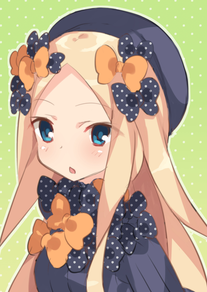 1girl abigail_williams_(fate/grand_order) bangs black_bow black_dress black_hat blonde_hair blue_eyes blush bow craytm dress eyebrows_visible_through_hair fate/grand_order fate_(series) forehead green_background hair_bow hat long_hair looking_at_viewer orange_bow parted_bangs parted_lips polka_dot polka_dot_background polka_dot_bow solo very_long_hair