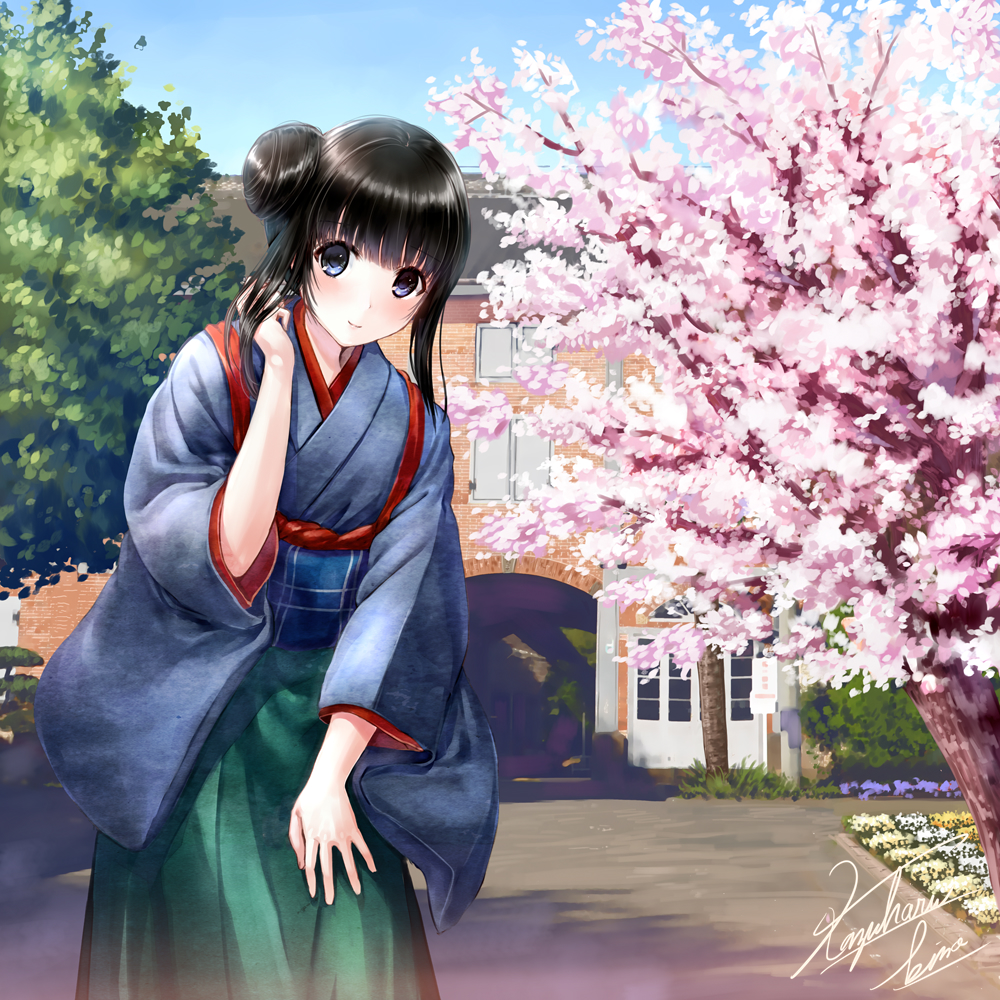 1girl bangs black_eyes black_hair blue_hakama blue_sky blunt_bangs blush day green_hakama hair_bun hakama hand_on_leg japanese_clothes kazuharu_kina leaning_forward looking_at_viewer obi original outdoors sash shiny shiny_hair short_hair_with_long_locks sidelocks signature sky smile solo tree