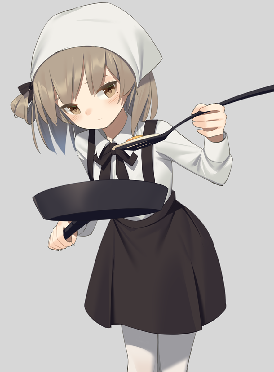 1girl black_skirt blush brown_eyes brown_hair closed_mouth eyebrows frying_pan hatoba_tsugu hatoba_tsugu_(character) highres long_sleeves looking_at_viewer mole_under_eye(edited) pantyhose short_hair skirt solo spatula sunny_side_up_egg white_legwear yura_(botyurara)