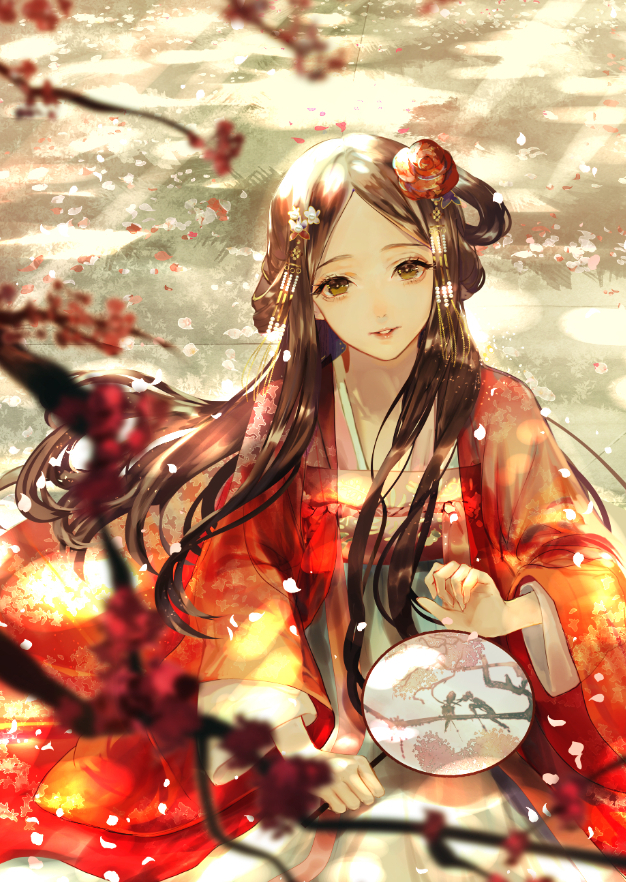 1girl bangs blurry blurry_foreground brown_eyes brown_hair commentary_request day depth_of_field fan flower forehead hair_flower hair_ornament head_tilt holding holding_fan japanese_clothes kimono long_hair long_sleeves open_clothes open_kimono original outdoors paper_fan parted_bangs parted_lips print_kimono red_flower red_kimono red_rose rose say_hana solo tree_branch very_long_hair wide_sleeves