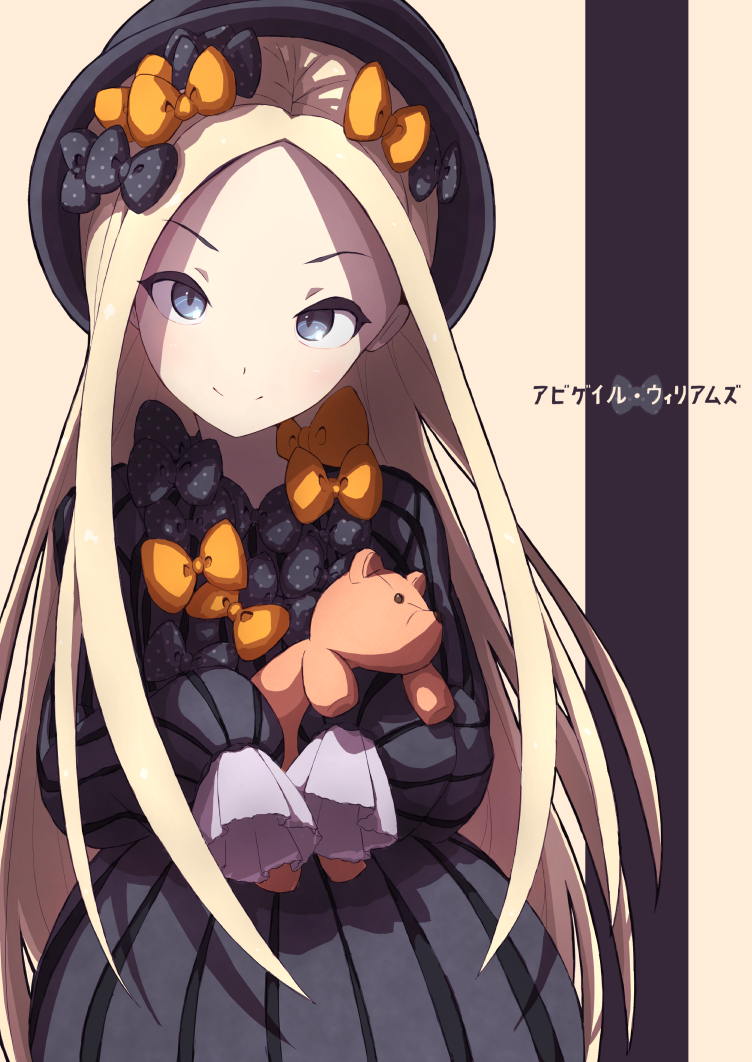 1girl abigail_williams_(fate/grand_order) bangs black_bow black_dress black_hat blonde_hair blue_eyes bow closed_mouth commentary_request dress eyebrows_visible_through_hair fate/grand_order fate_(series) forehead hair_bow hat head_tilt long_hair long_sleeves looking_at_viewer object_hug orange_bow parted_bangs polka_dot polka_dot_bow sleeves_past_fingers sleeves_past_wrists smile solo stuffed_animal stuffed_toy teddy_bear very_long_hair yuipumo