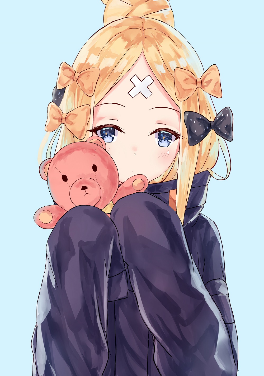 1girl abigail_williams_(fate/grand_order) akaya_(pixiv20545353) bangs black_bow black_jacket blonde_hair blue_background blue_eyes blush bow closed_mouth commentary_request crossed_bandaids eyebrows_visible_through_hair fate/grand_order fate_(series) hair_bow hair_bun hands_up highres holding holding_stuffed_animal jacket long_hair long_sleeves looking_at_viewer orange_bow parted_bangs polka_dot polka_dot_bow simple_background sleeves_past_fingers sleeves_past_wrists solo stuffed_animal stuffed_toy teddy_bear