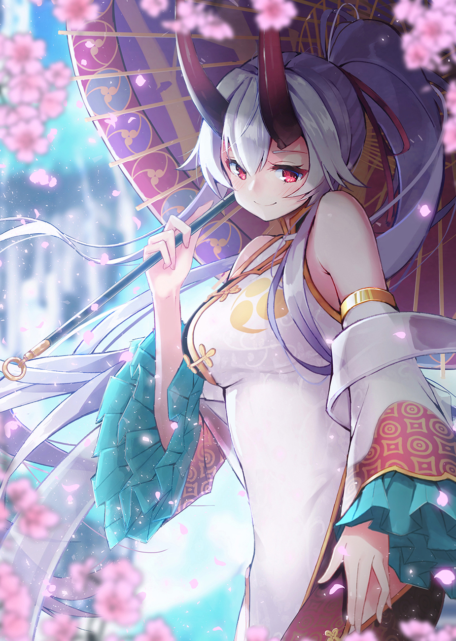 1girl blush breasts cherry_blossoms china_dress chinese_clothes detached_sleeves dress fate/grand_order fate_(series) hair_ribbon heroic_spirit_traveling_outfit highres long_hair looking_at_viewer medium_breasts oni_horns oriental_umbrella petals ponytail pot-palm red_eyes red_ribbon ribbon silver_hair smile solo tomoe_(symbol) tomoe_gozen_(fate/grand_order) umbrella