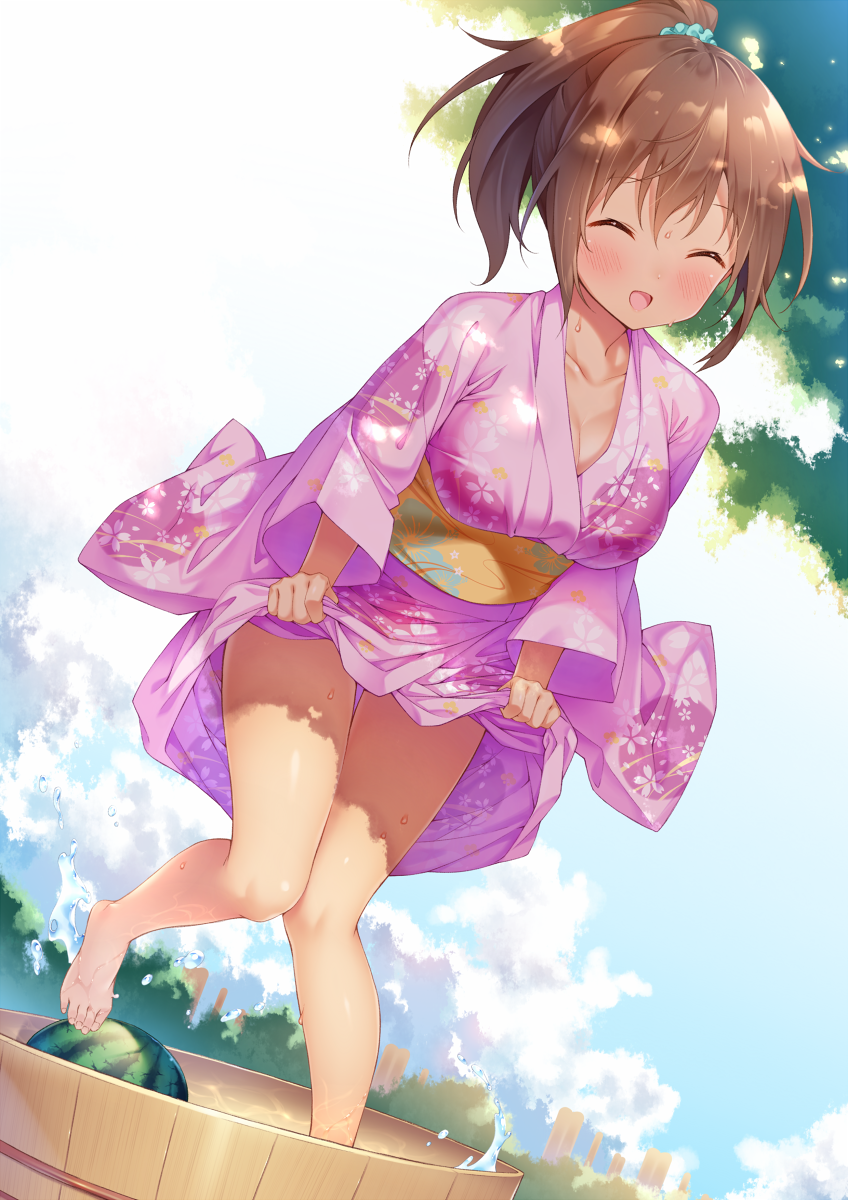 1girl :d ^_^ aqua_scrunchie barefoot basin blush breasts brown_hair cleavage closed_eyes closed_eyes clothes_lift clouds collarbone commentary day dutch_angle facing_viewer floral_print hair_ornament hair_scrunchie highres ichi_makoto japanese_clothes kimono kimono_lift large_breasts medium_hair open_mouth original outdoors ponytail scrunchie smile solo sweat tan thigh_gap water yukata yukata_lift