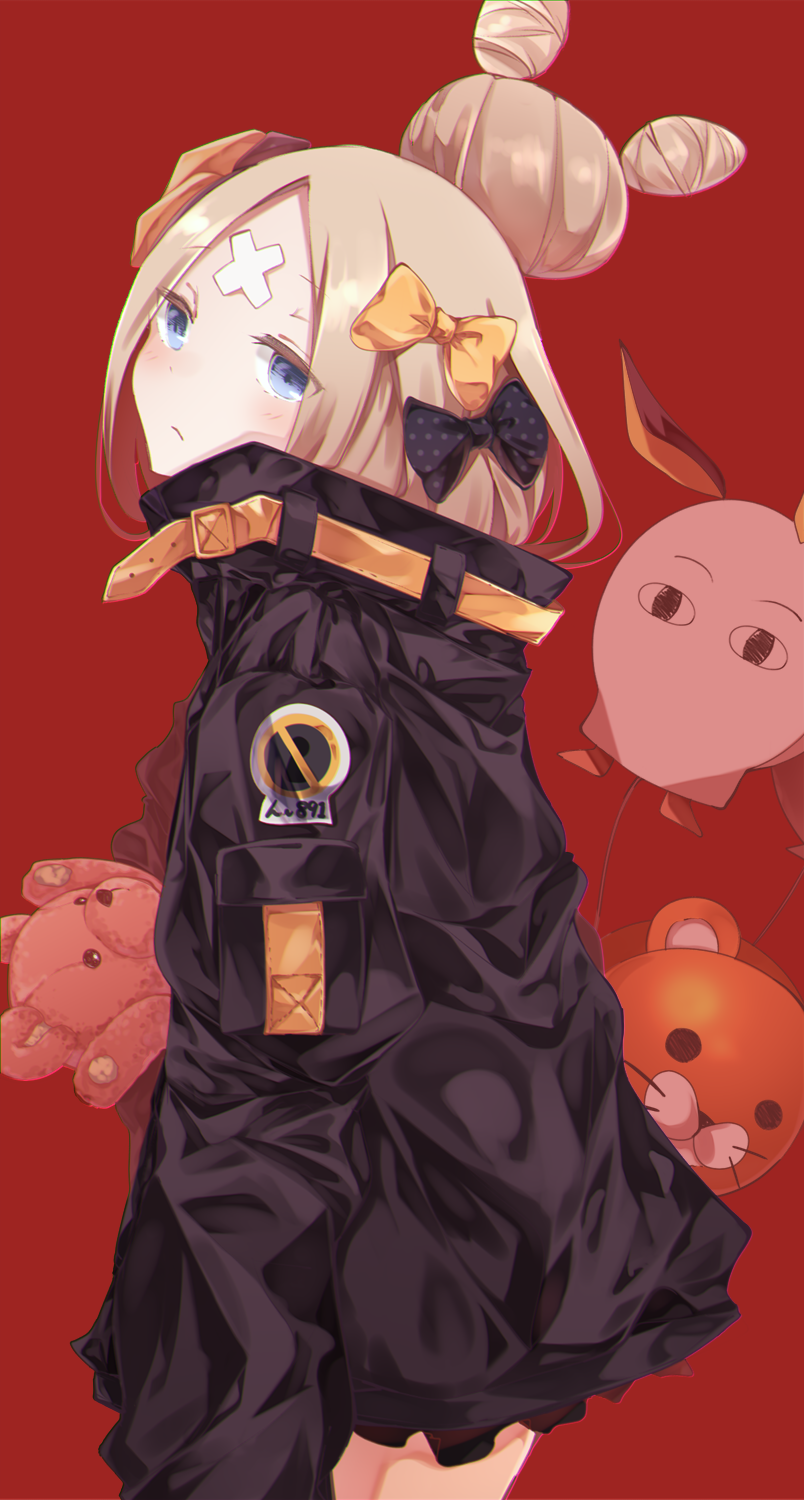 1girl abigail_williams_(fate/grand_order) balloon bangs black_bow black_jacket blonde_hair blue_eyes blush bow closed_mouth commentary crossed_bandaids eyebrows_visible_through_hair fate/grand_order fate_(series) hair_bow hair_bun head_tilt heroic_spirit_traveling_outfit highres jacket long_hair long_sleeves looking_at_viewer looking_to_the_side medjed neko_ame object_hug orange_bow parted_bangs polka_dot polka_dot_bow red_background simple_background sleeves_past_fingers sleeves_past_wrists solo stuffed_animal stuffed_toy symbol_commentary teddy_bear