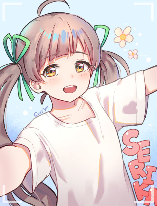 1girl :d ahoge bangs blue_background blush brown_eyes brown_hair character_name commentary_request eyebrows_visible_through_hair flower green_ribbon hair_ribbon hakozaki_serika idolmaster idolmaster_million_live! kuri_choko long_hair looking_at_viewer open_mouth revision ribbon round_teeth shirt short_sleeves sidelocks signature smile solo teeth twintails upper_teeth very_long_hair viewfinder white_flower white_shirt