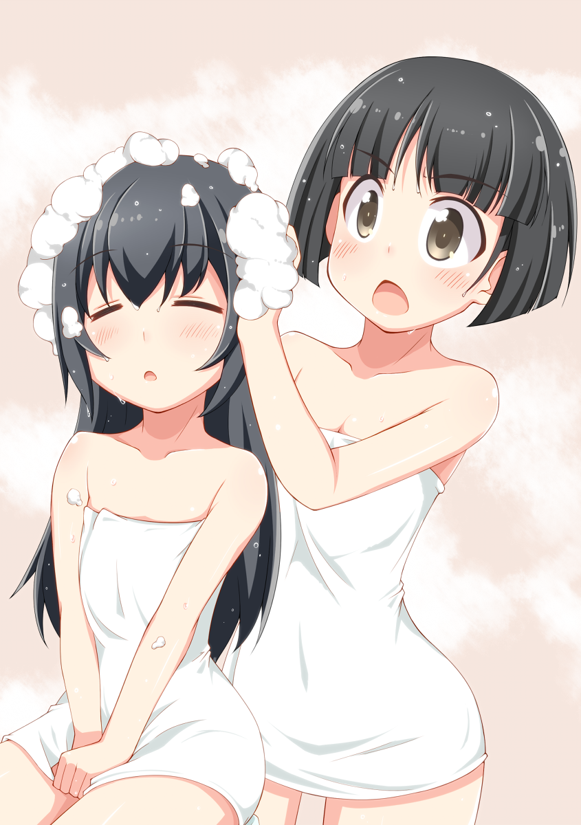 2girls :o angry bangs black_eyes black_hair blunt_bangs bob_cut brown_eyes closed_eyes commentary_request dou-t eyebrows_visible_through_hair frown girls_und_panzer hands_on_another's_head highres long_hair multiple_girls naked_towel open_mouth partial_commentary reizei_mako short_hair sitting soap_bubbles sono_midoriko standing towel v_arms washing_hair wet wet_hair white_towel