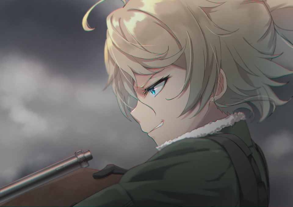 1girl ahoge aiming bangs black_gloves blonde_hair blue_eyes clouds cloudy_sky commentary_request from_side fur_collar gloves grin gun holding holding_gun holding_weapon mkt outdoors parted_lips profile shiny shiny_hair short_hair sky smile solo tanya_degurechaff upper_body v-shaped_eyebrows weapon youjo_senki