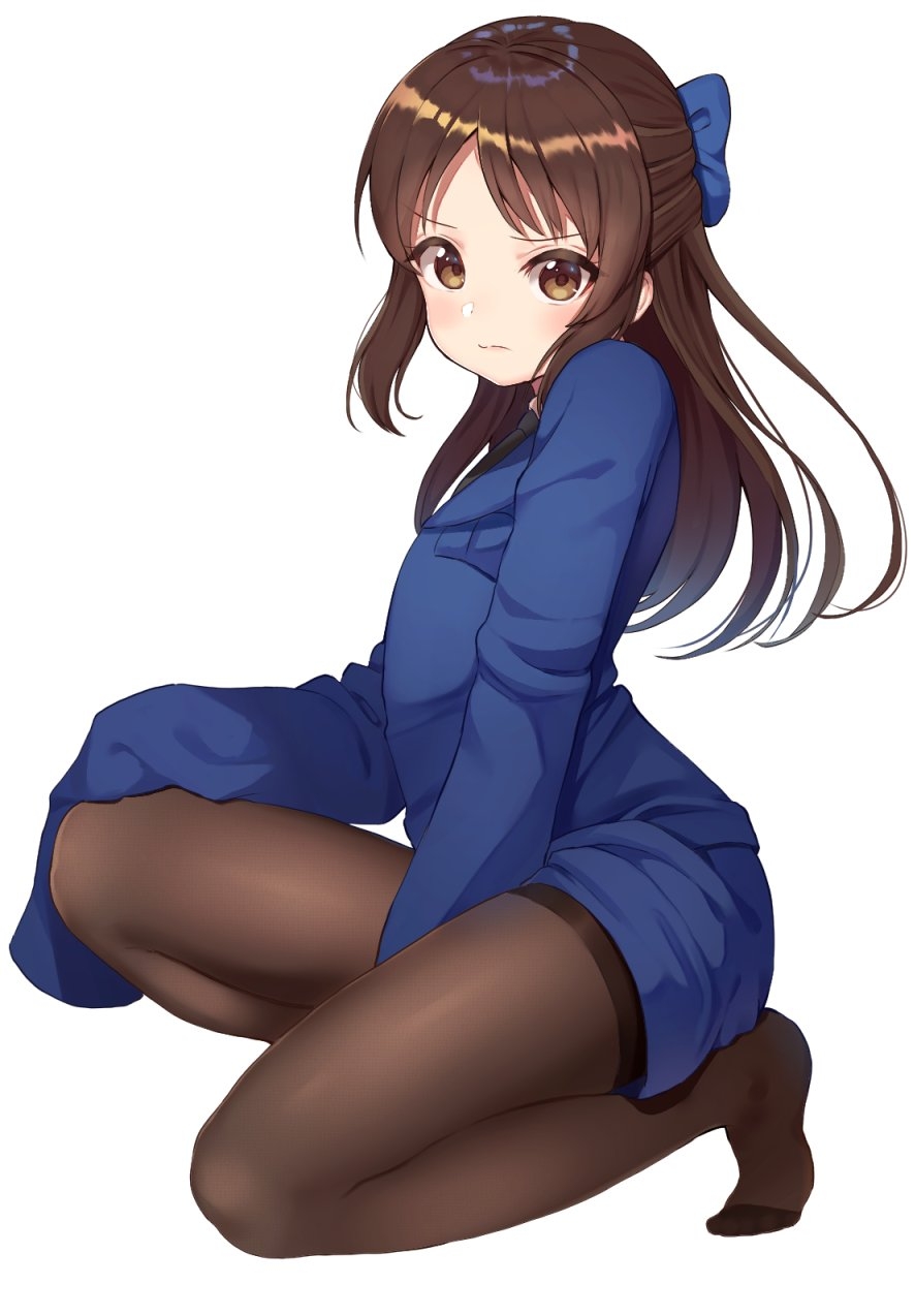 1girl black_legwear black_neckwear blue_bow blue_jacket bow brown_eyes brown_hair closed_mouth commentary_request eyebrows_visible_through_hair from_side full_body hair_bow half_updo highres idolmaster idolmaster_cinderella_girls jacket kneeling long_hair long_sleeves looking_at_viewer necktie no_shoes oversized_clothes pantyhose rangen shiny shiny_hair simple_background sleeves_past_wrists solo tachibana_arisu white_background