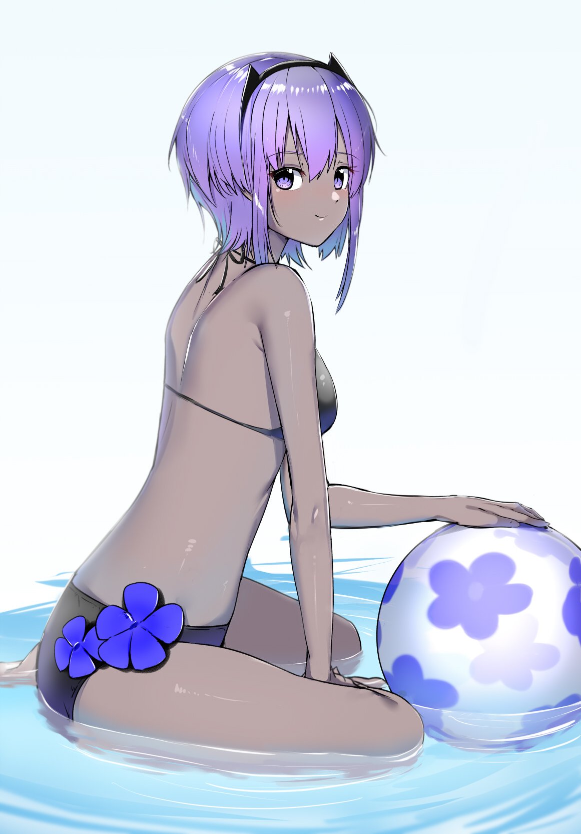 1girl ball bare_arms bare_legs bare_shoulders barefoot beachball bikini black_bikini blush breasts closed_mouth commentary_request dark_skin eyebrows_visible_through_hair fate/grand_order fate_(series) from_side hairband halterneck hassan_of_serenity_(fate) highres looking_at_viewer looking_to_the_side purple_hair short_hair sitting small_breasts smile solo suzuharu_toufu swimsuit violet_eyes