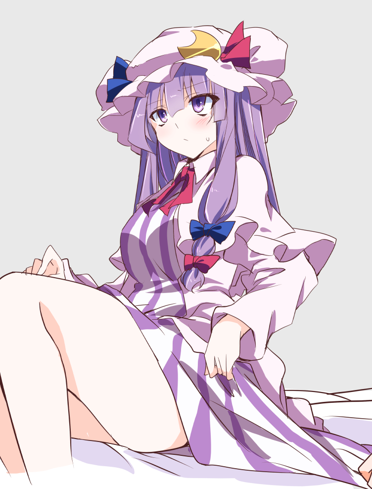 1girl bangs blanket blue_bow blue_ribbon blunt_bangs blush bow braid commentary_request eyebrows_visible_through_hair grey_background hat ichimura_kanata long_hair patchouli_knowledge purple_hair red_bow red_neckwear red_ribbon ribbon simple_background sitting solo sweatdrop thighs touhou violet_eyes