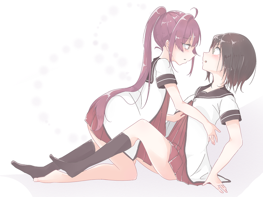 2girls barefoot black_hair black_legwear blush commentary_request face-to-face from_side funami_yui long_hair looking_at_another multiple_girls nanamori_school_uniform nateco open_mouth ponytail purple_hair school_uniform short_hair short_sleeves sitting socks sugiura_ayano very_long_hair violet_eyes yellow_eyes yuri yuru_yuri