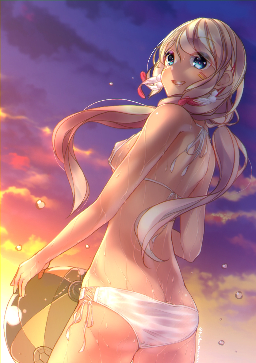 1girl alternate_costume alternate_hairstyle ass back ball beachball bikini blue_eyes breasts butt_crack clouds commentary_request dark_skin droplet feathers grin hair_feathers halterneck holding_beachball indianapolis_(zhan_jian_shao_nyu) long_hair looking_back low_twintails medium_breasts ocean purple_sky smile solo sunset swimsuit thighs tokyoha1 twintails twitter_username water wet wet_clothes wet_swimsuit white_bikini white_hair zhan_jian_shao_nyu