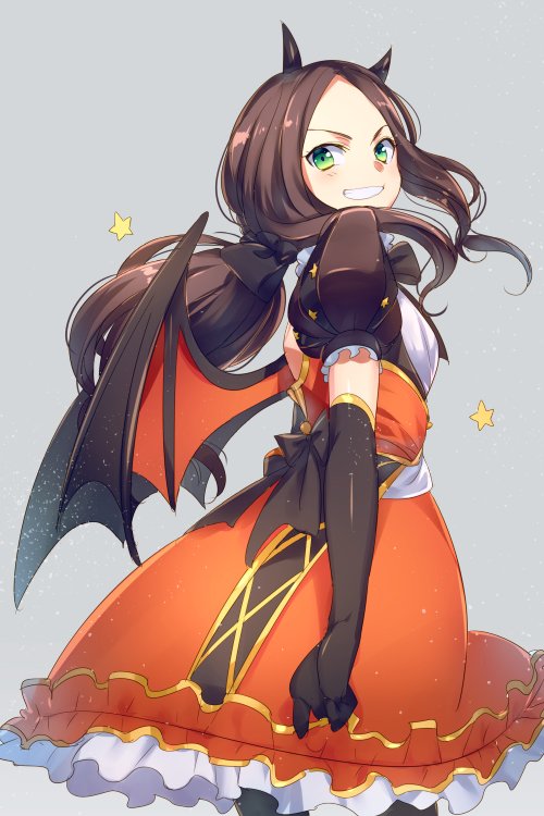 1girl bangs black_bow black_gloves bow bowtie brown_hair check_character cis05 elbow_gloves fate/grand_order fate_(series) floating_hair frilled_skirt frills from_behind gloves green_eyes grey_background grin halloween halloween_costume horns leonardo_da_vinci_(fate/grand_order) long_hair looking_at_viewer orange_skirt parted_bangs ponytail short_sleeves simple_background skirt smile solo standing wings