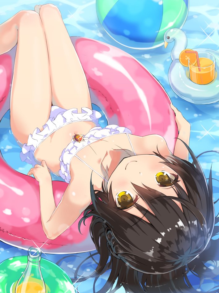 1girl alastor_(shakugan_no_shana) ball bangs bare_legs barefoot beachball bikini black_hair bottle closed_mouth commentary_request cup day drinking_glass drinking_straw frilled_bikini frills from_above glint hair_between_eyes halter_top halterneck innertube jewelry long_hair looking_at_viewer lying on_back orange_juice partially_submerged pendant roke shakugan_no_shana shana shiny shiny_hair smile solo summer swimsuit upside-down white_bikini yellow_eyes