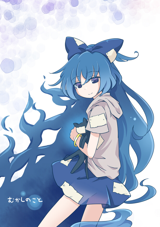 1girl blue_bow blue_eyes blue_hair bow commentary_request eyebrows_visible_through_hair hair_bow hood hood_down hoodie long_hair looking_at_viewer pote_(ptkan) short_sleeves simple_background skirt smile solo stuffed_animal stuffed_cat stuffed_toy touhou very_long_hair yorigami_shion